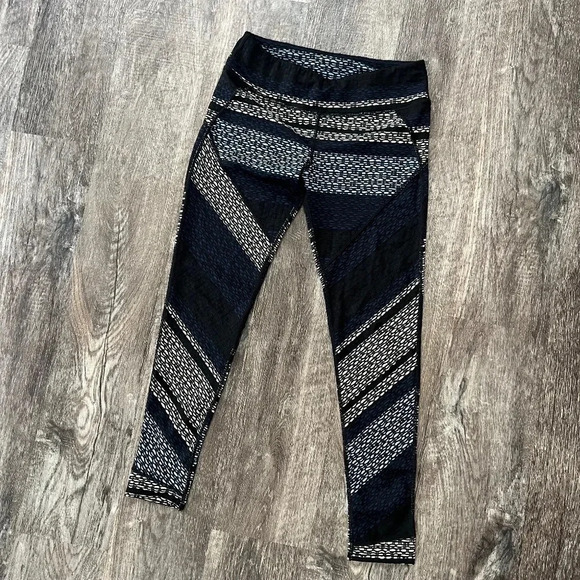 NWOT Vimmia Blue Printed Adventure Ankle Leggings L - Picture 3 of 4